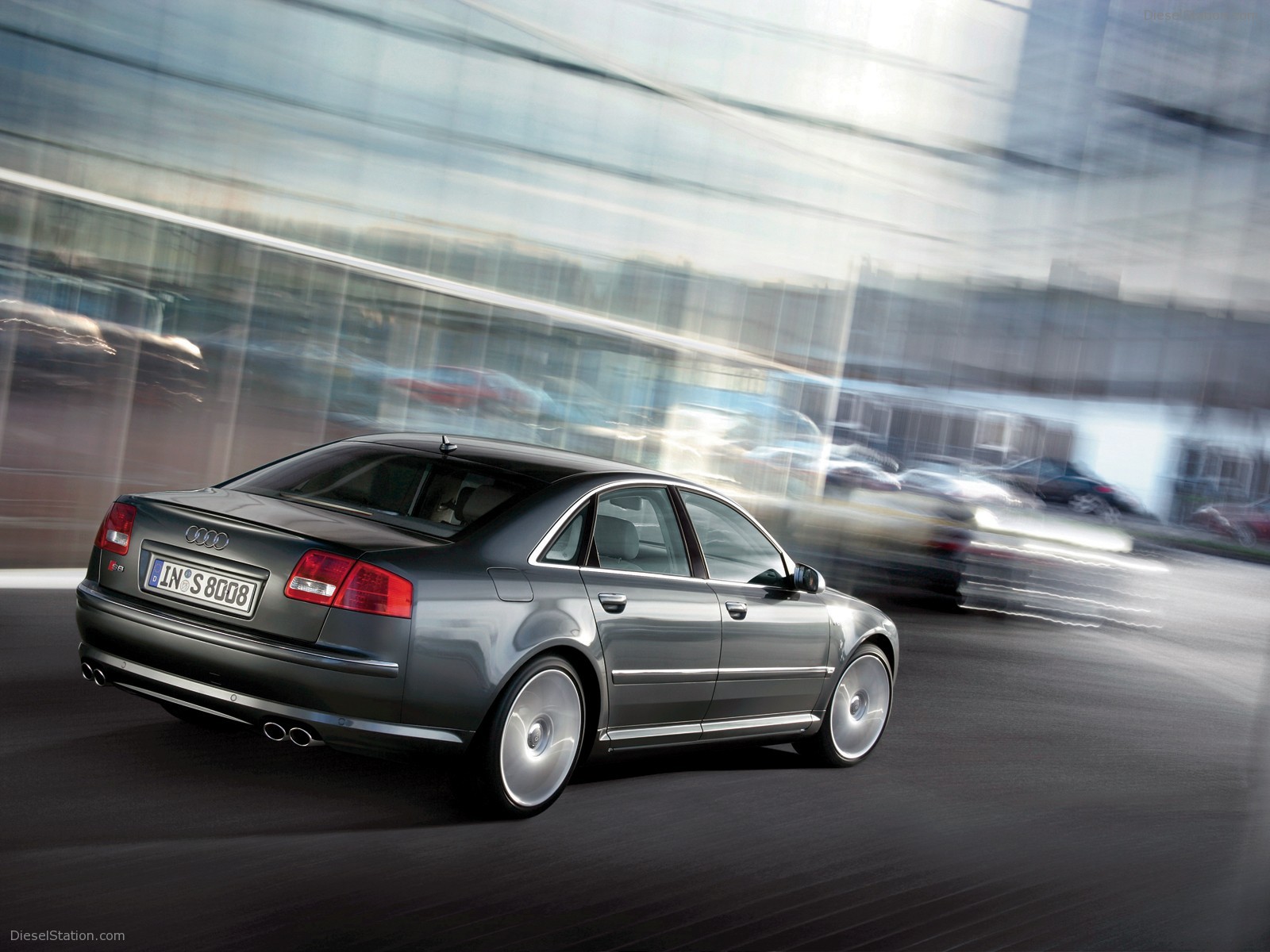 Audi S8 (2005)